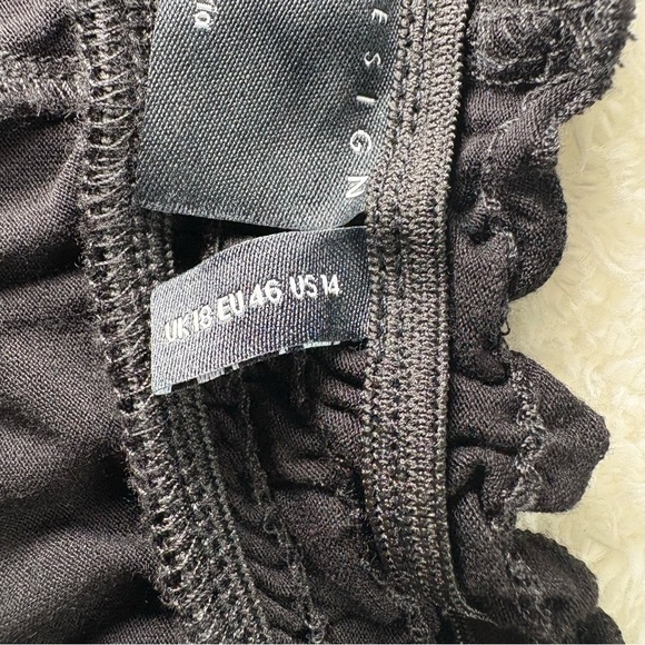 ASOS Design High Waist Black Flowy Shorts With Elastic Waist Band 14 - Picture 4 of 7